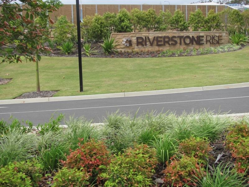 37 Clover Crescent, Boyne Island QLD 4680