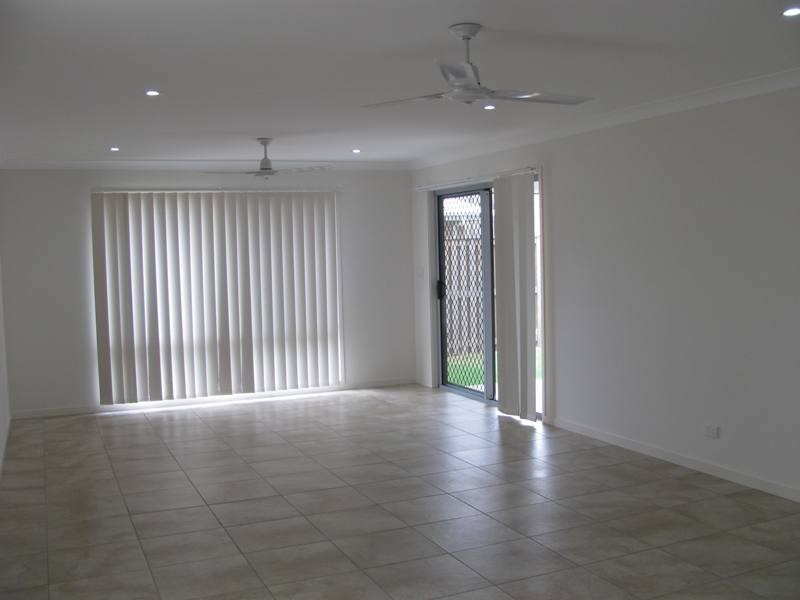 37 Clover Crescent, Boyne Island QLD 4680