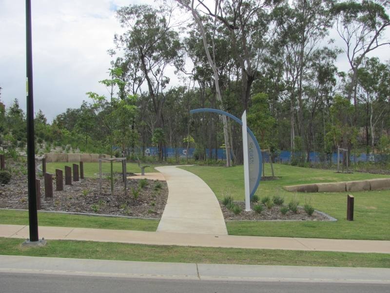 37 Clover Crescent, Boyne Island QLD 4680