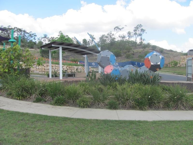 37 Clover Crescent, Boyne Island QLD 4680