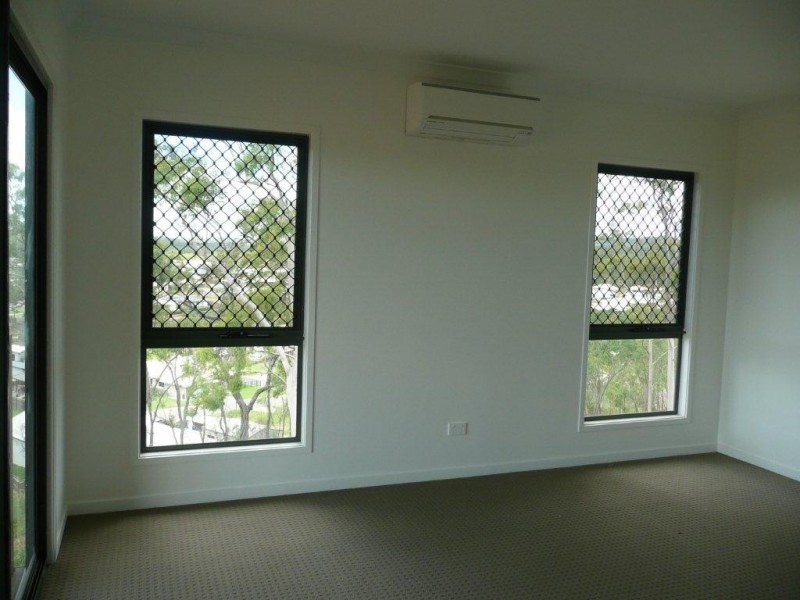 11 Eucalyptus Place, New Auckland QLD 4680