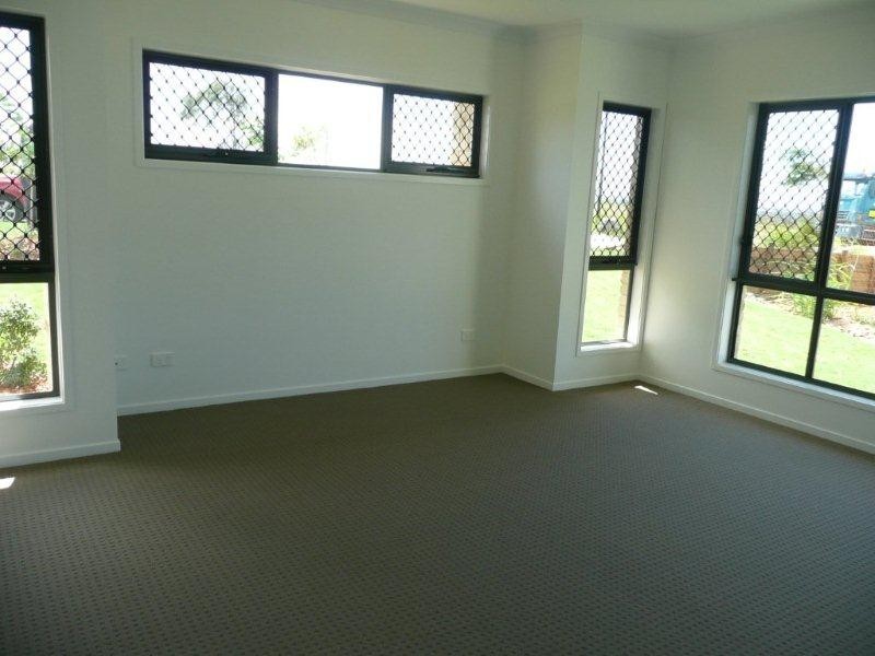 11 Eucalyptus Place, New Auckland QLD 4680