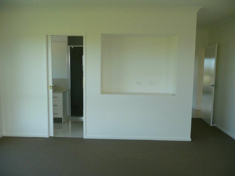 11 Eucalyptus Place, New Auckland QLD 4680