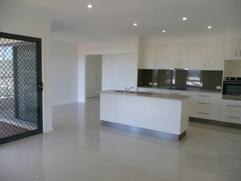 11 Eucalyptus Place, New Auckland QLD 4680