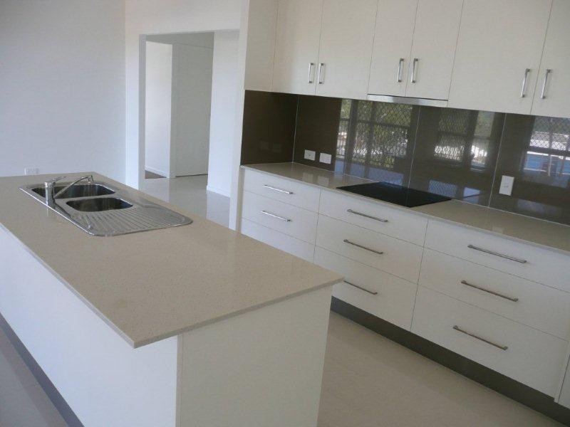 11 Eucalyptus Place, New Auckland QLD 4680