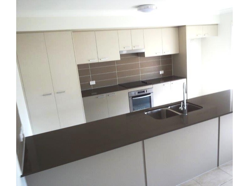 19 Florey Place, Kirkwood QLD 4680