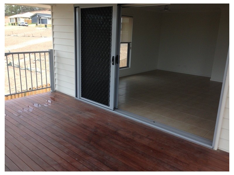 19 Florey Place, Kirkwood QLD 4680