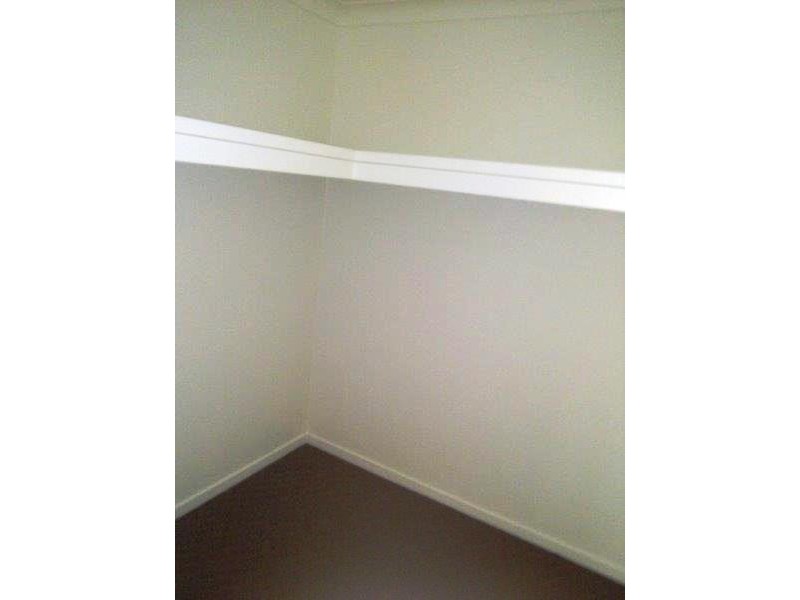 19 Florey Place, Kirkwood QLD 4680