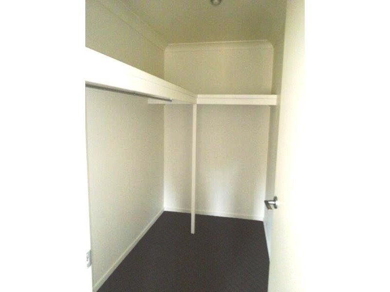 19 Florey Place, Kirkwood QLD 4680