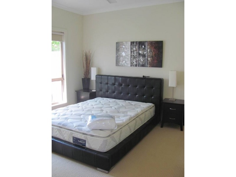 11/1 Michel Place, Telina QLD 4680