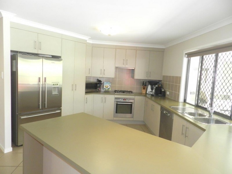 16 Oasis Court, South Gladstone QLD 4680