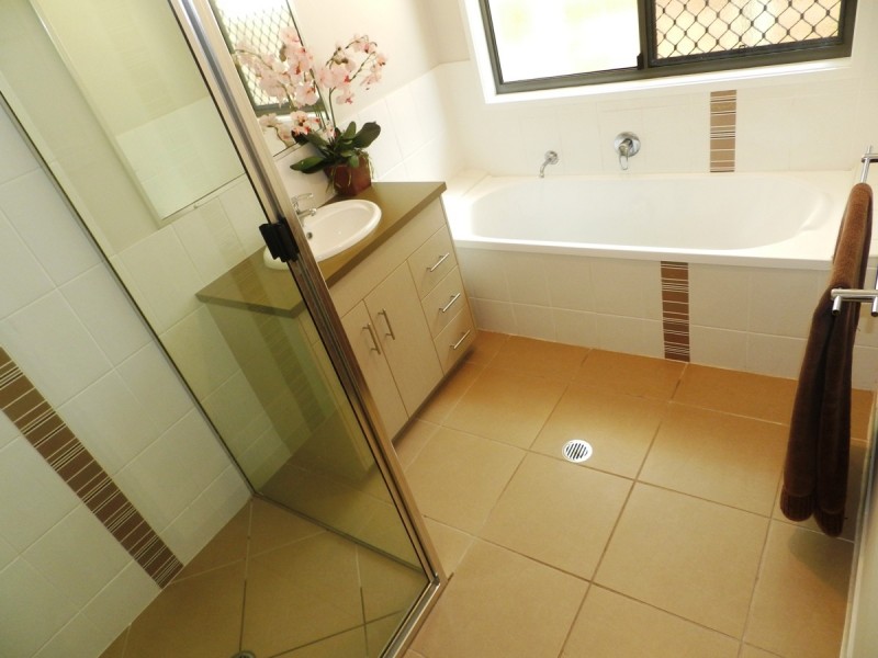 16 Oasis Court, South Gladstone QLD 4680