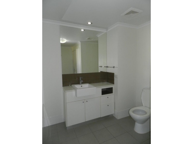 235/75 Central Lane, Gladstone QLD 4680