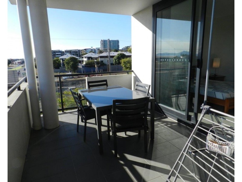 228/75 Central Lane, Gladstone QLD 4680