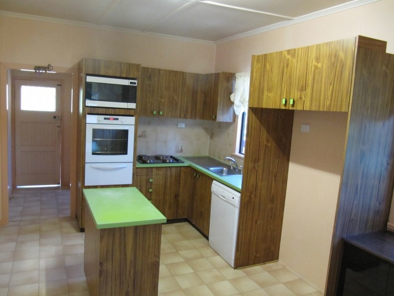 4 White St., West Gladstone QLD 4680