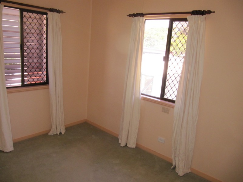 4 White St., West Gladstone QLD 4680