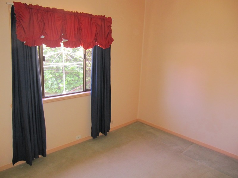 4 White St., West Gladstone QLD 4680