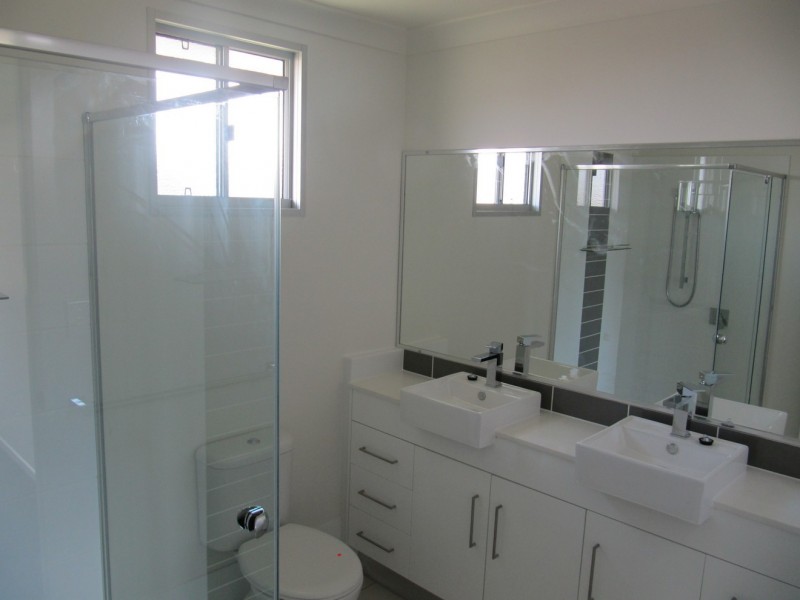 30 Bellbird Circuit, Kirkwood QLD 4680