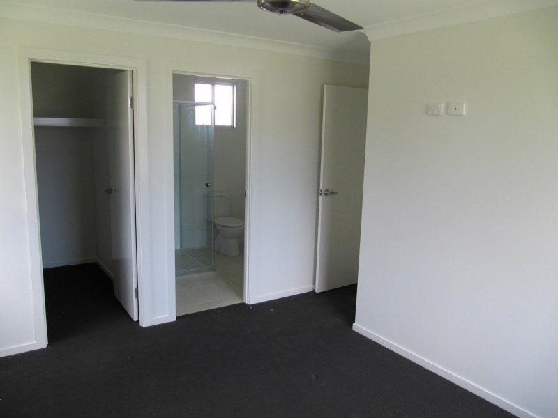 30 Bellbird Circuit, Kirkwood QLD 4680