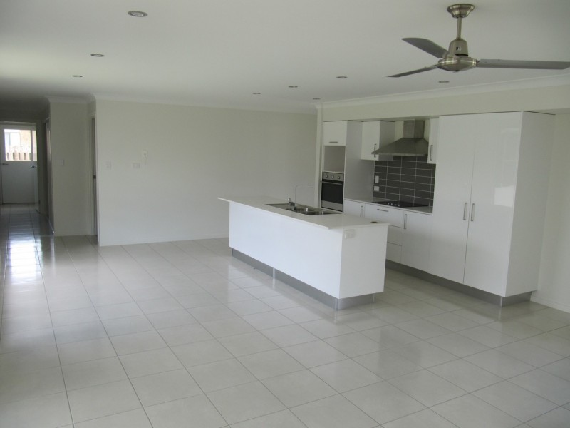 30 Bellbird Circuit, Kirkwood QLD 4680