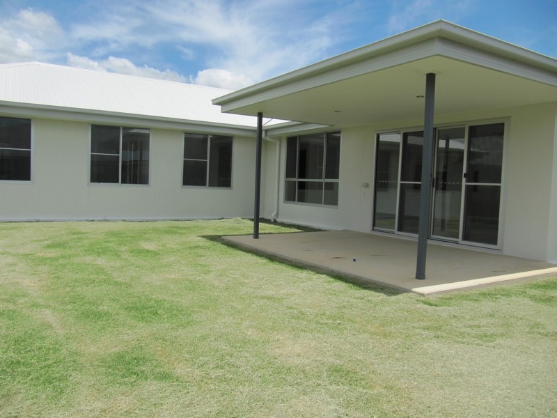 30 Bellbird Circuit, Kirkwood QLD 4680