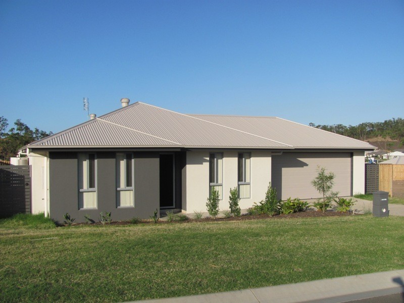 30 Clover Crescent, Boyne Island QLD 4680