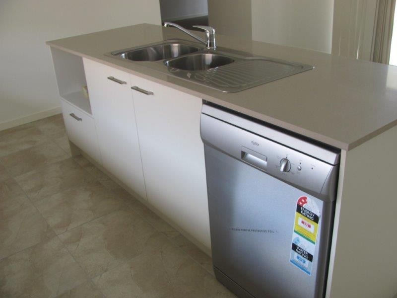 30 Clover Crescent, Boyne Island QLD 4680