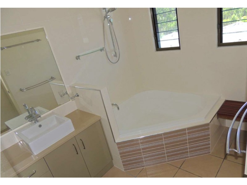 66 Luana Cres, Beecher QLD 4680