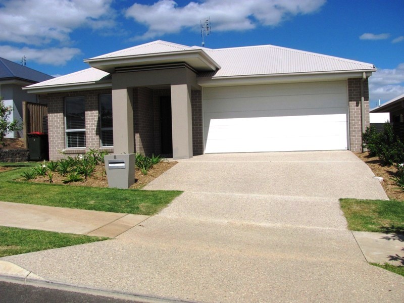 8 Koolivoo Parade, Boyne Island QLD 4680