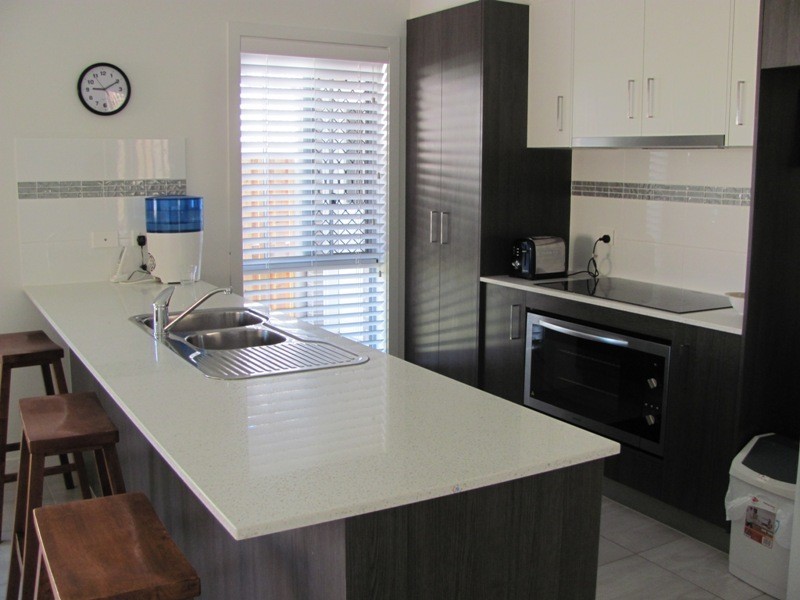 8 Koolivoo Parade, Boyne Island QLD 4680