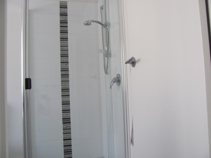 8 Koolivoo Parade, Boyne Island QLD 4680