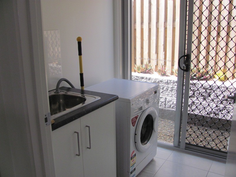 8 Koolivoo Parade, Boyne Island QLD 4680