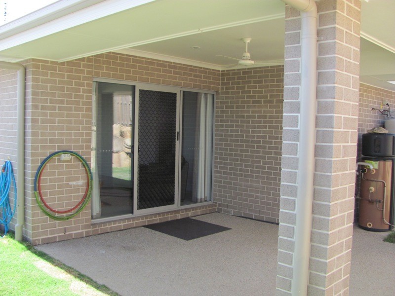 8 Koolivoo Parade, Boyne Island QLD 4680