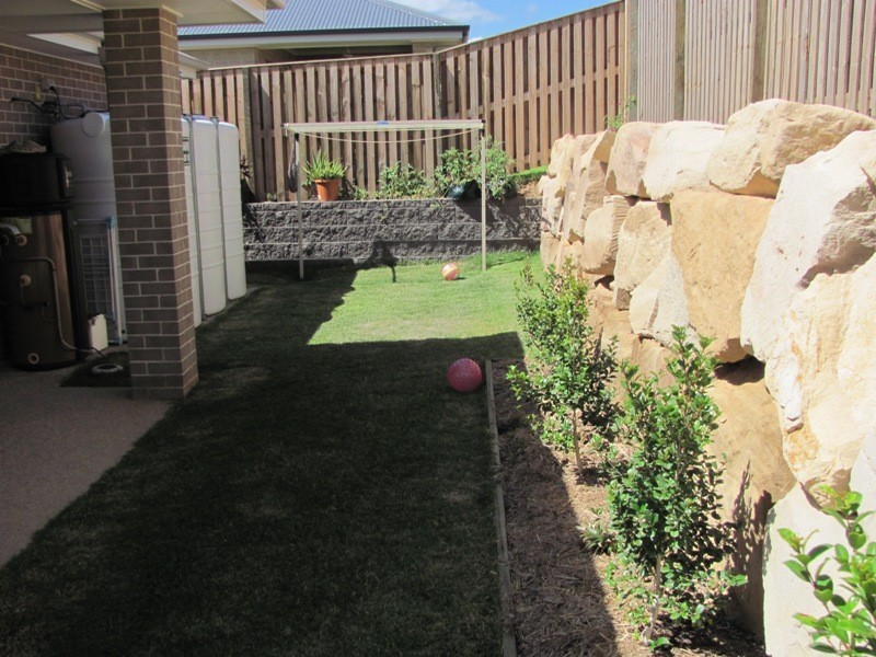 8 Koolivoo Parade, Boyne Island QLD 4680