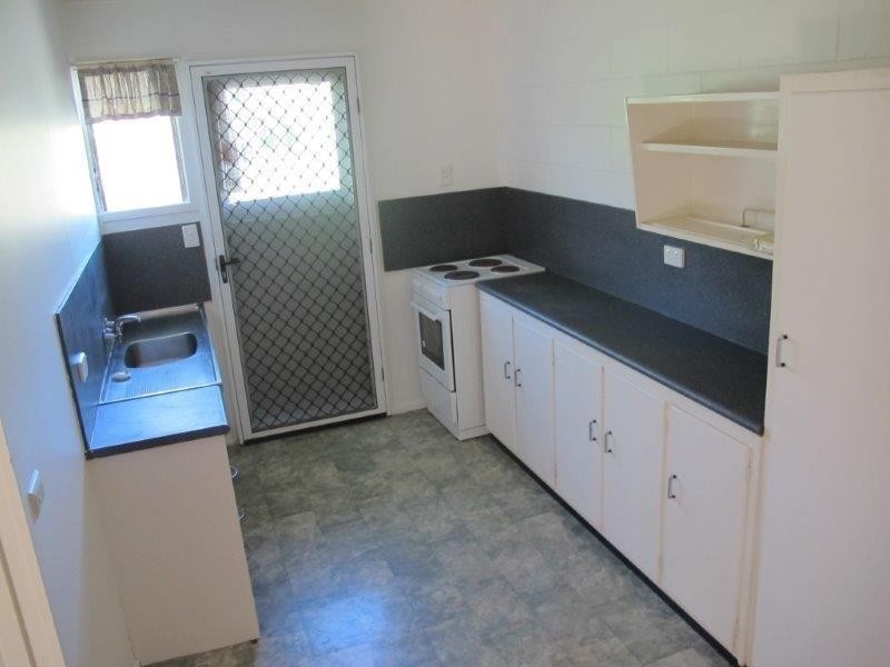 2/21 Walters Avenue, West Gladstone QLD 4680