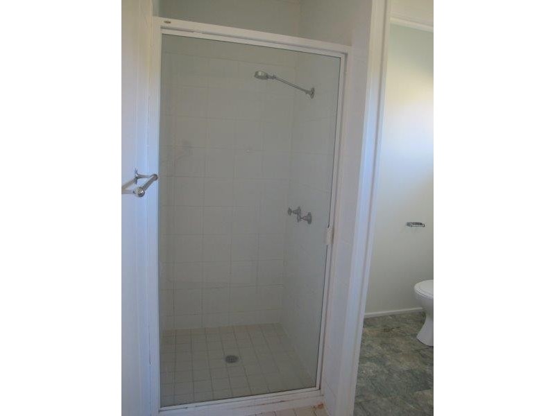 2/21 Walters Avenue, West Gladstone QLD 4680