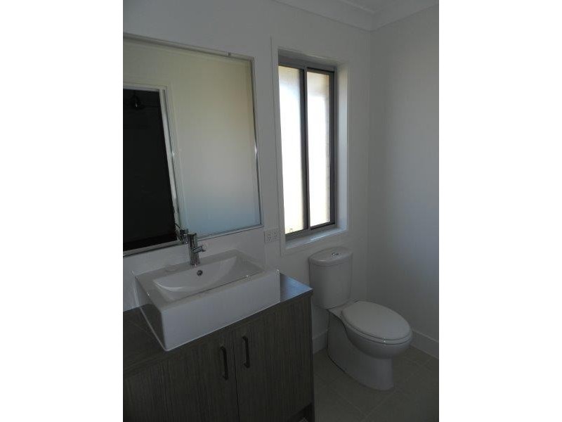 8 Blaxland Court, Glen Eden QLD 4680