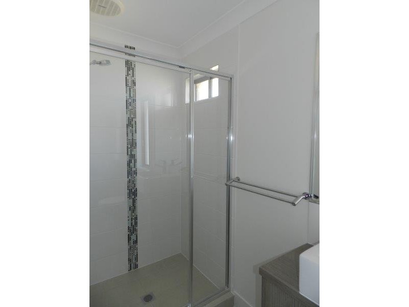 8 Blaxland Court, Glen Eden QLD 4680