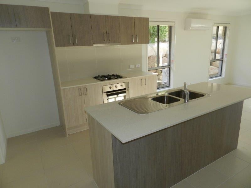 8 Blaxland Court, Glen Eden QLD 4680