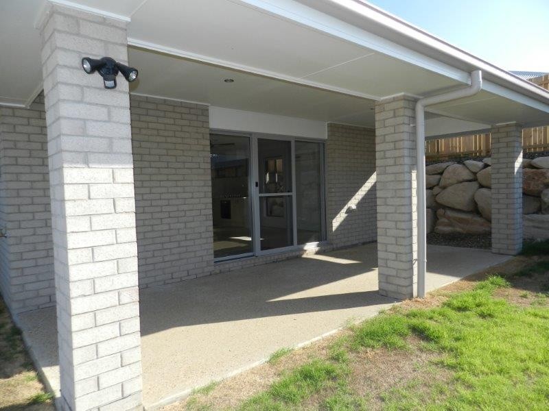 8 Blaxland Court, Glen Eden QLD 4680