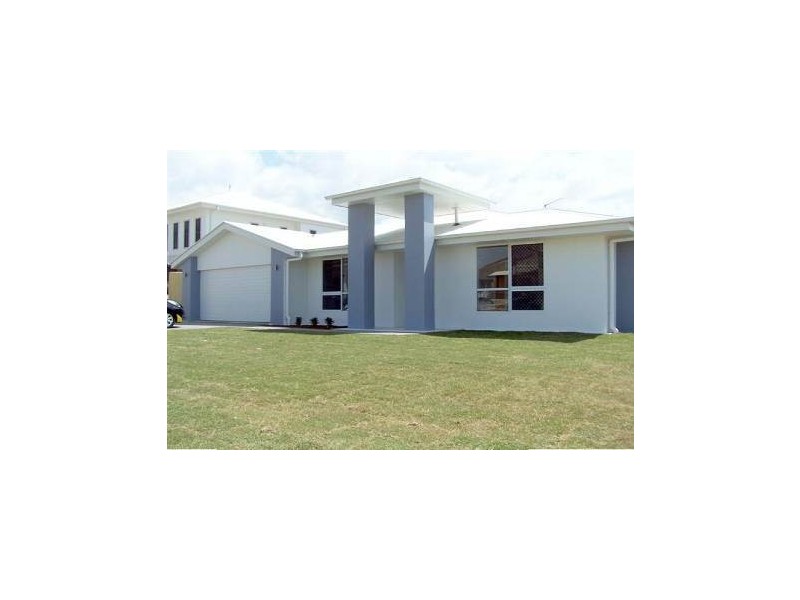 8 Franklin Court, New Auckland QLD 4680