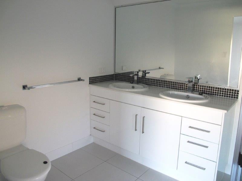 8 Franklin Court, New Auckland QLD 4680