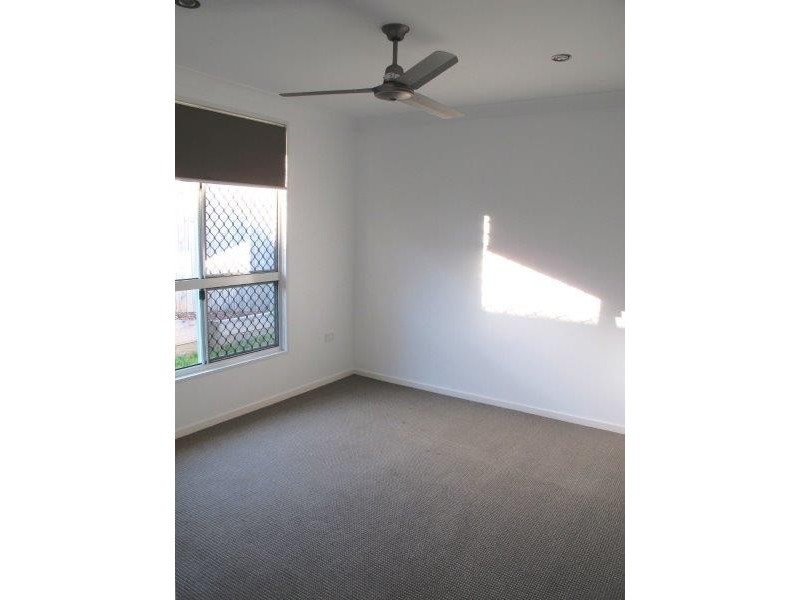 8 Franklin Court, New Auckland QLD 4680