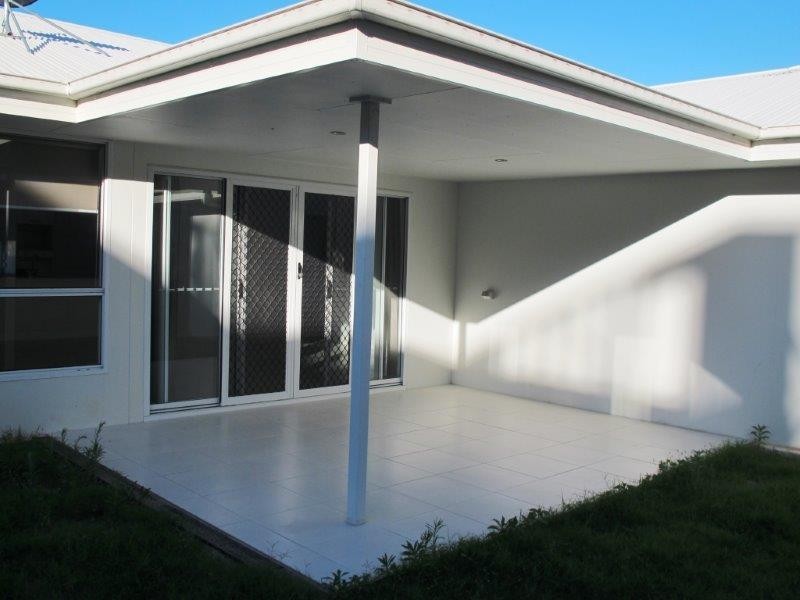 8 Franklin Court, New Auckland QLD 4680