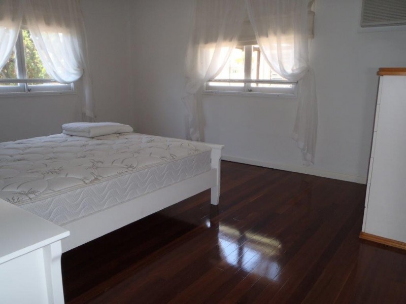 27 Rossella  Street, West Gladstone QLD 4680