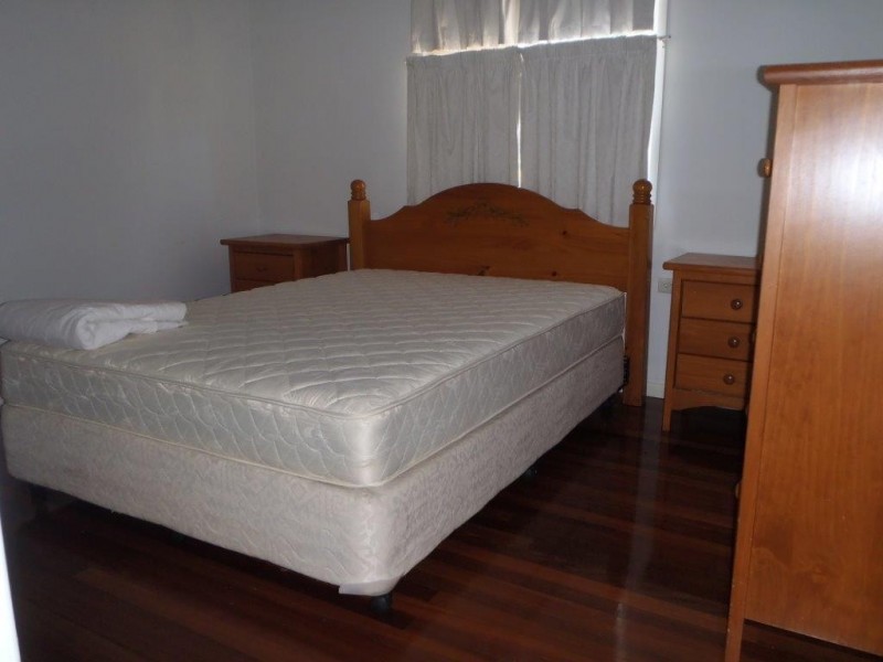 27 Rossella  Street, West Gladstone QLD 4680
