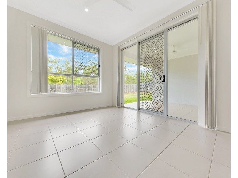 1 Thornbill Street, New Auckland QLD 4680
