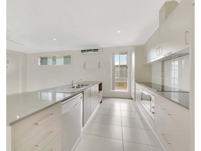 1 Thornbill Street, New Auckland QLD 4680