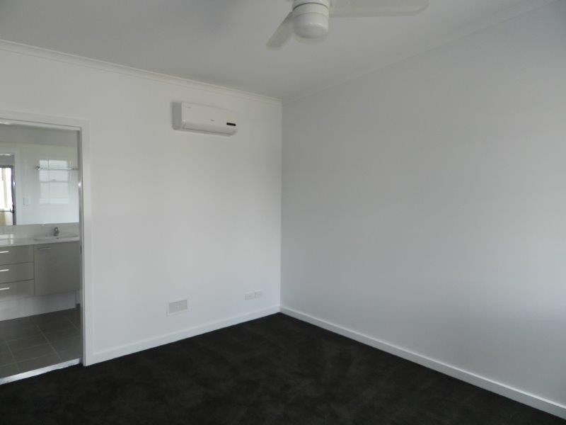 2/10-12 Flinders Street, West Gladstone QLD 4680