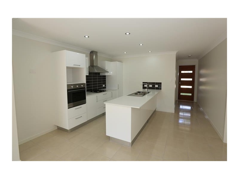 2/20 Harmony Dve., Hill Close,, Clinton QLD 4680